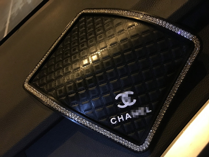 Xe rhinestone chống trượt pad silicone dễ thương lưu trữ mat Châu Âu xe sang trọng cung cấp phụ kiện xe hơi trang trí nội thất xe phụ kiện trang trí ô tô