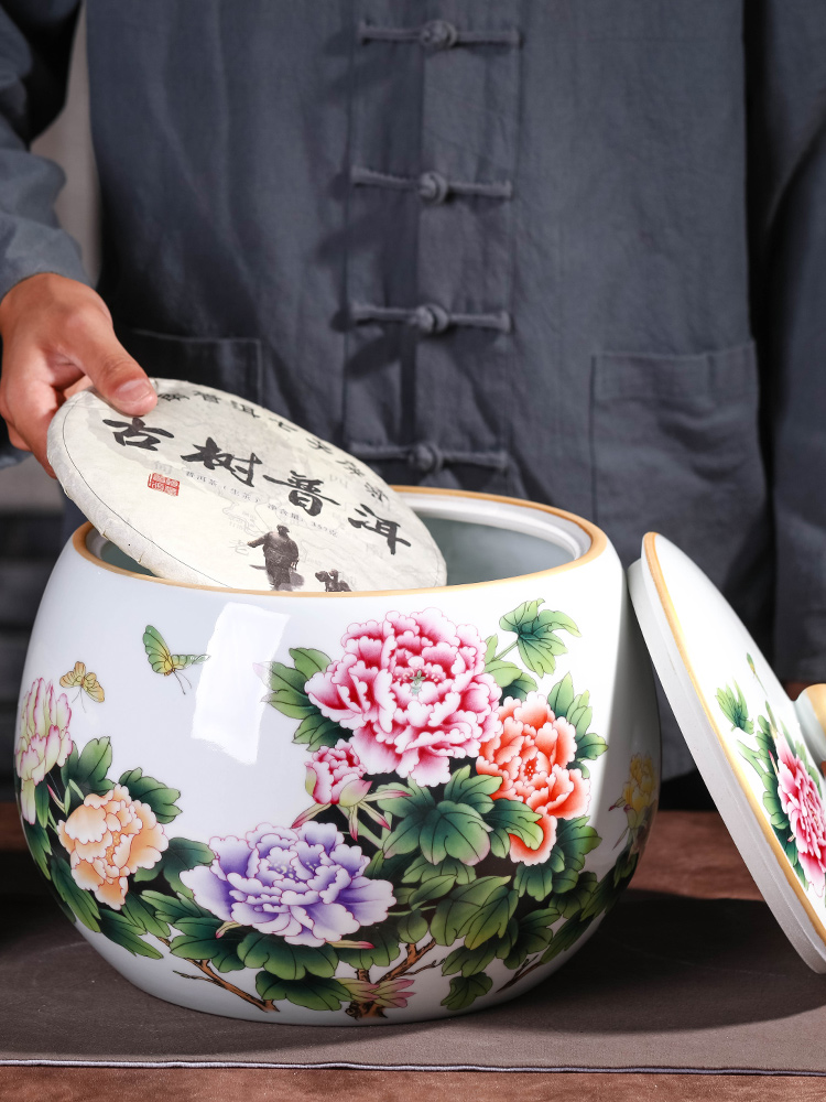 Caddy fixings ceramic seal pot store receives a large blue and white porcelain tea pot of pu 'er tea cake tin tea set