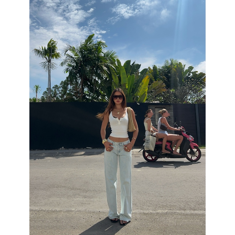 Kkshop Is a Must-Have! the Fit Is Perfect! Vintage Washed White Light Blue Jeans, Low-Waisted Straight-Leg Pants Kkshop Is a Must-Have! the Fit Is Perfect! Vintage Washed White Light Blue Jeans, Low-Waisted Straight-Leg Pants