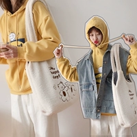 Клетчатая подкладка с двумя медведями