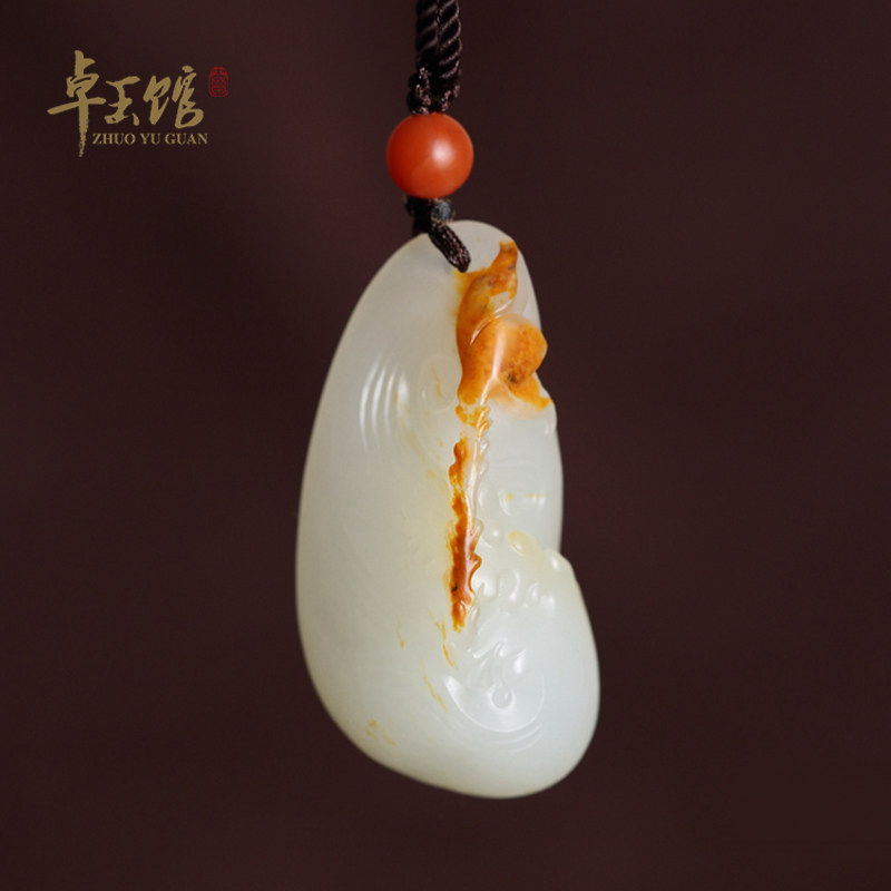 (Zhuoyu Pavilion) Shui Mu Qinglian Xinjiang Hetian seed material first-class warm white red skin cute pendant declined to negotiate