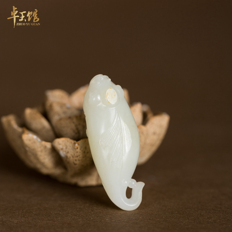 (Fat Fish) Xinjiang Hetian White Jade Seed Sprinkled Gold Leather Pendant Su Gong Zhuoyu Pavilion Li Zhuoyu Carving