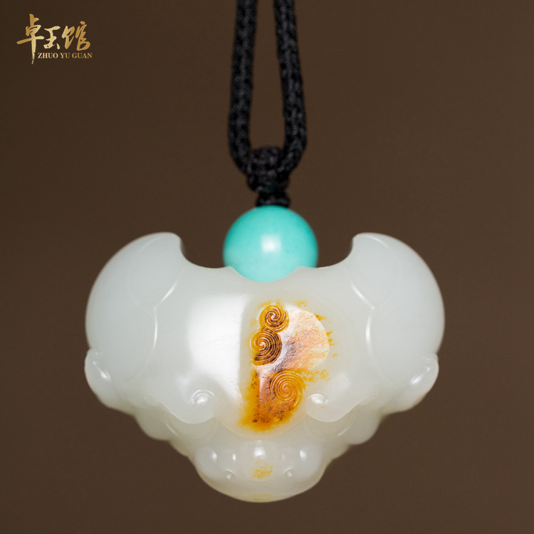 (Zhuoyu Pavilion) Bless Xinjiang Hetian white jade seed material yellow skin old clinker single seed animal head pendant handle
