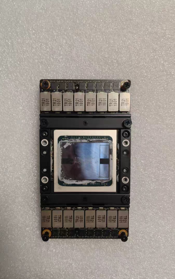 Компьютерная карта NVIDIA Tesla V100 SXM2 32G, бывшая в употреблении оригинальная карта в разобранном виде， Изображение 1