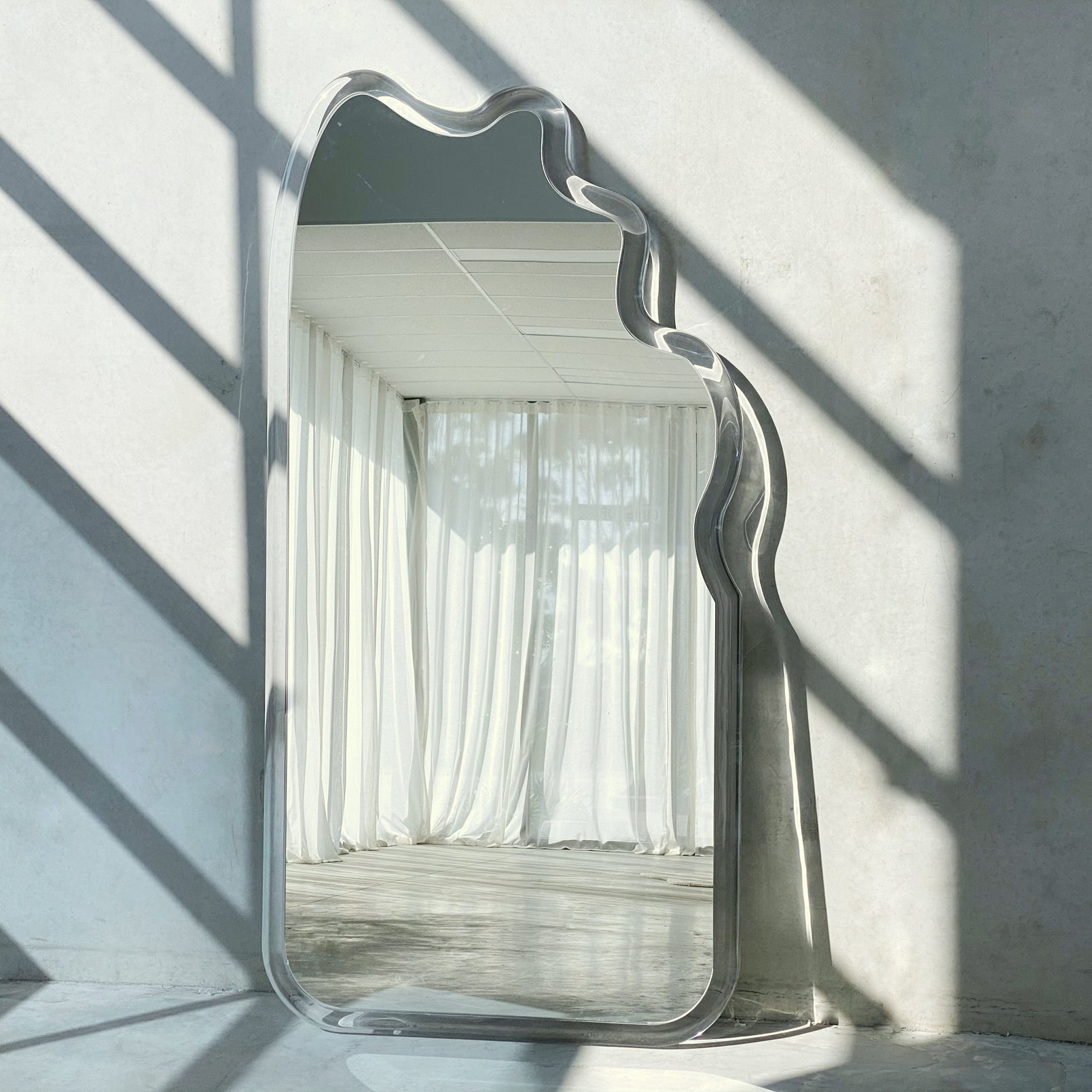 Nordic ins light luxury special-shaped full-length mirror buyer store clothing store full-length mirror acrylic wrapping home full-length mirror