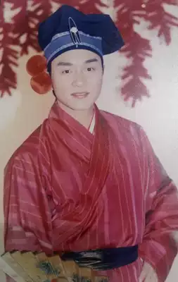 Leslie Cheung's Hong Kong version of the 3R photo in the 1990s is an old version of film, not now digital flushing