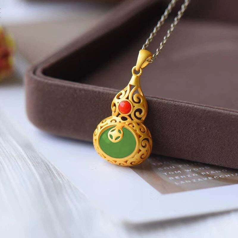 Hong Kong 999 real gold inlaid natural and Tian jade hoist necklady Dafu bag green gem pendant