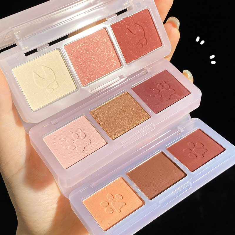 The kitten's paw is cute~mini three-color eyeshadow palette ins super fire pearly niche brand small plate earth color portable