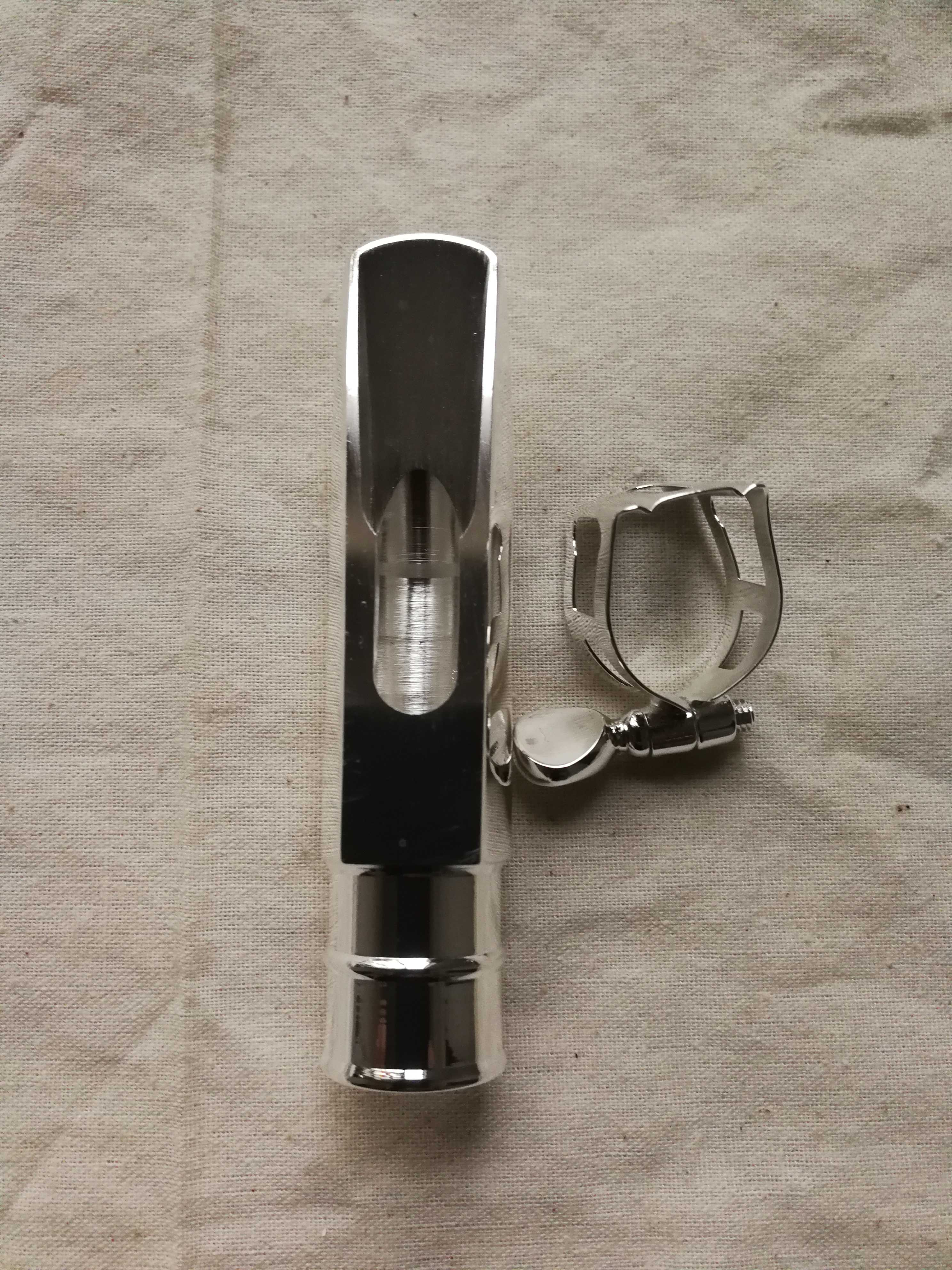 New medium sound silver plated metal flute head tone bright and penetrating good control opening is 5 to 9