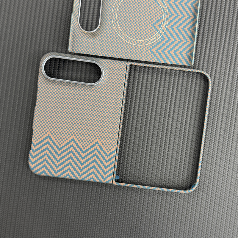 Suitable for Apple iPhone Duo Kevlar Aramid Carbon Fiber Foldable Screen Phone Case with Hollowed-Out Heat Dissipation, Central Axis Protection, Magsafe Magnetic Fine-Textured Ultra-Thin Anti-Drop Anti-Slip Hard Protective Case