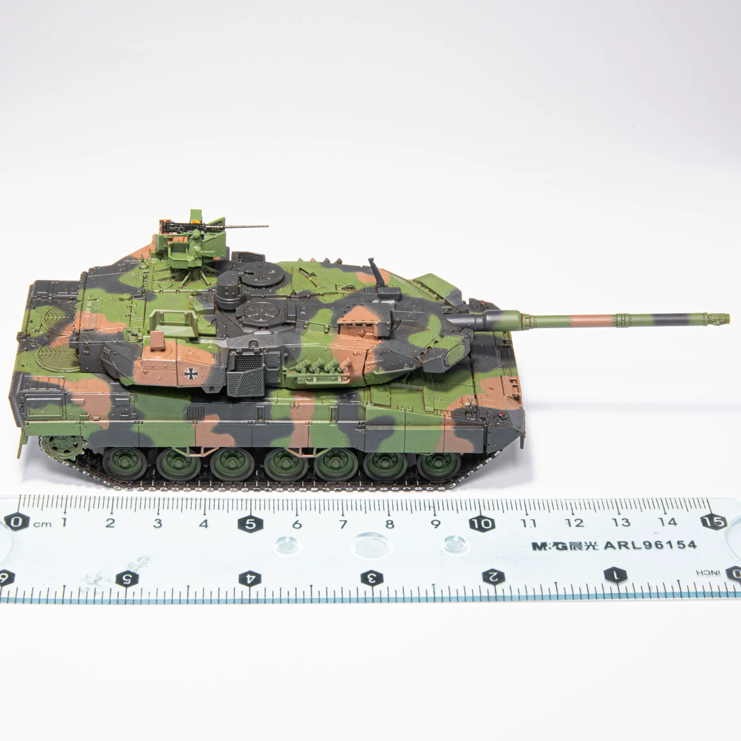 1/72 немецкий танк основного калибра Leopard 2A8 с системой активной защиты НАТО трехцветная готовая модель