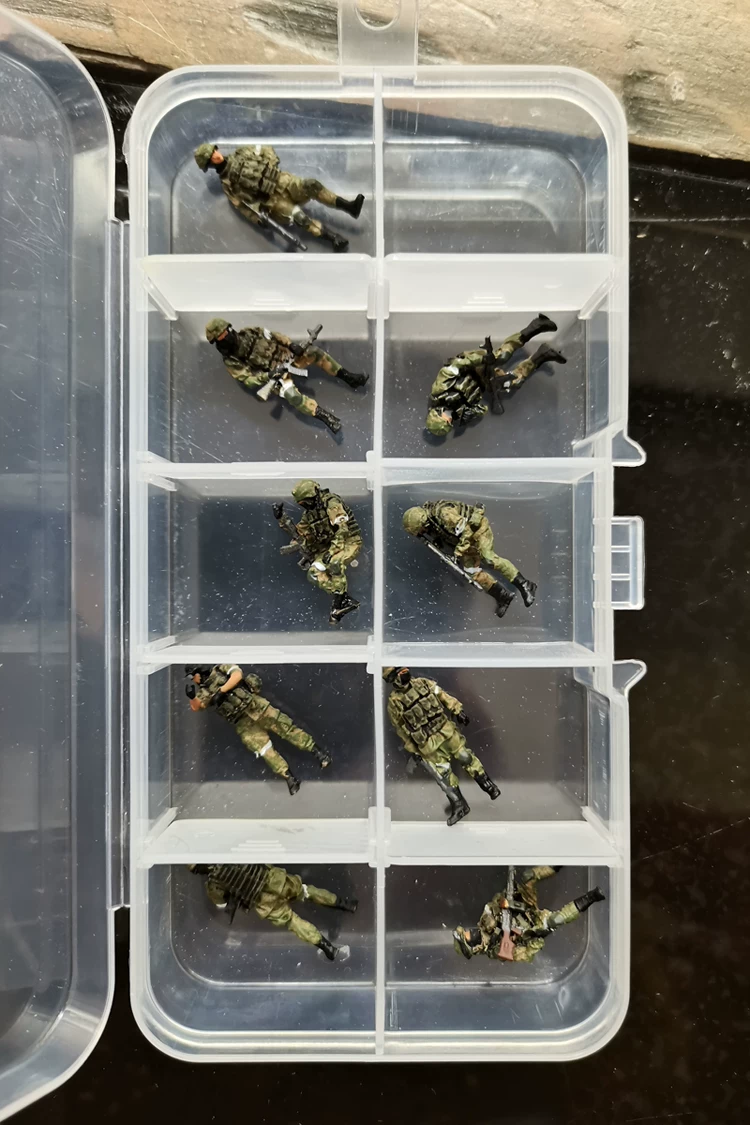 White modern soldier, scale 1:72, Russia