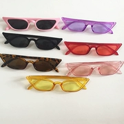 Mèo retro nữ trong suốt ống kính hẹp kính râm hip hop swag hình lõm kính râm gương 18417