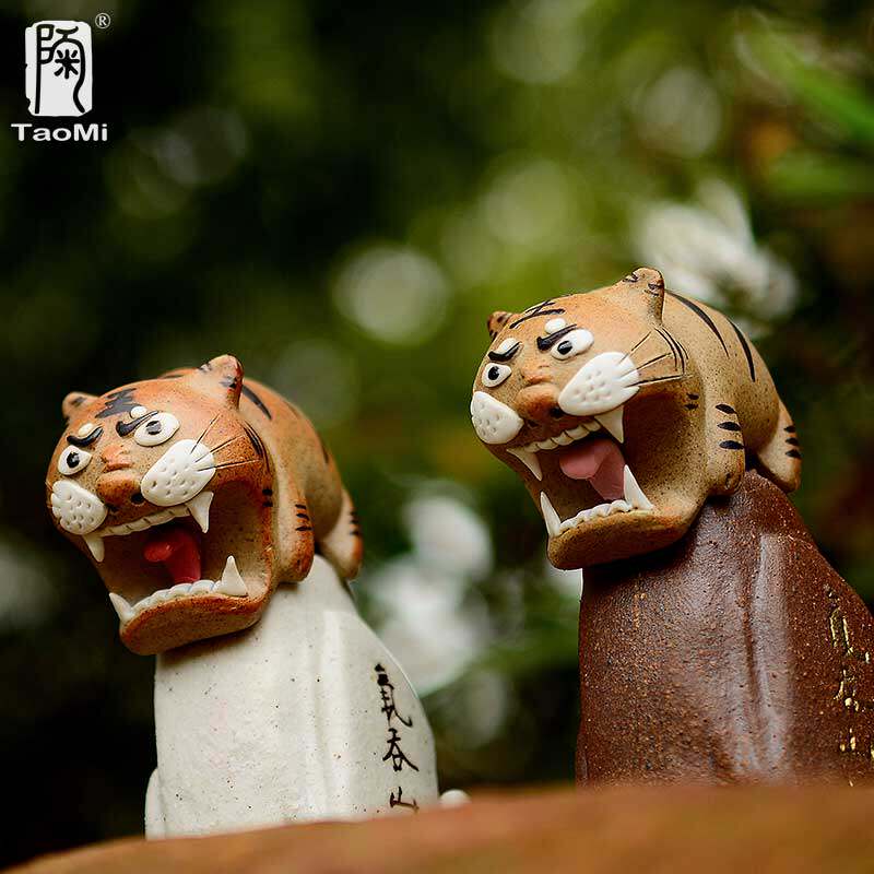 Pottery fan tiger ornaments Qi swallow Mountain River Yixing Purple Sand Tiger Xiao tea set Tea ceremony accessories Handmade tea pet ornaments can be raised