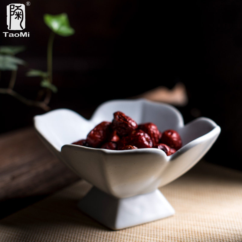 Tao Fan Creative Chinese Lotus Household Snacks Snacks Fruit Plate Retro Ceramic High Foot Plate Ornament Nut Plate