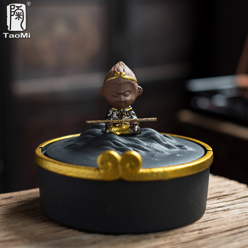 Tao Fans Creative Golden Stirrings Thick pottery Ashtray Black Pottery Windproof with lid on-board bedroom Home Fashion Tobacco Vat Pendulum
