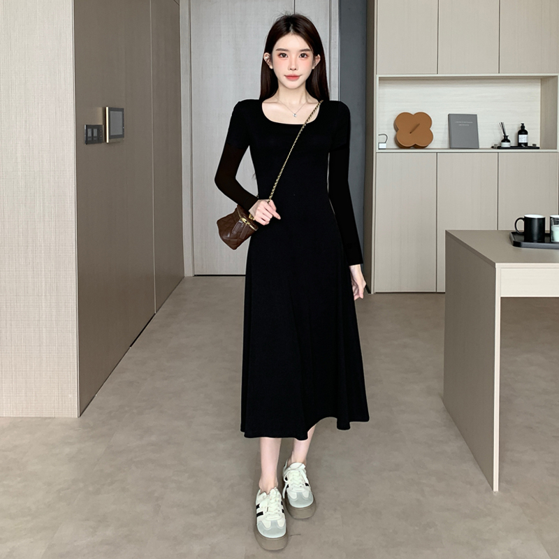 Black Square-Neck Long-Sleeve Dress, Spring 2026 New Style, Waist-Cinching, Slimming, Elegant Long Dress, Hepburn-Style Little Black Dress