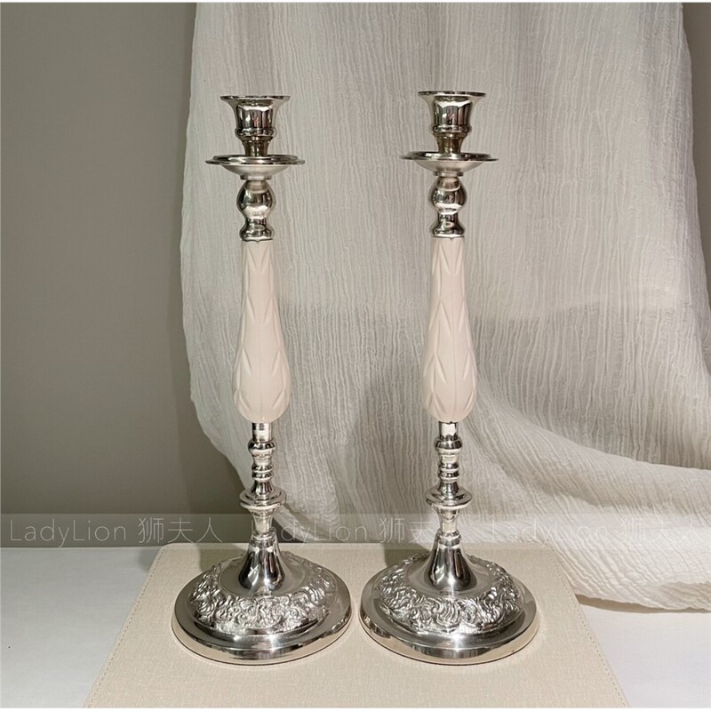 Indian Imported Vintage Silver-Colored Brass Cow Bone Shell Candle Holder for Model Homes, Living Rooms, Study Rooms, and Dining Rooms as Soft Decorations