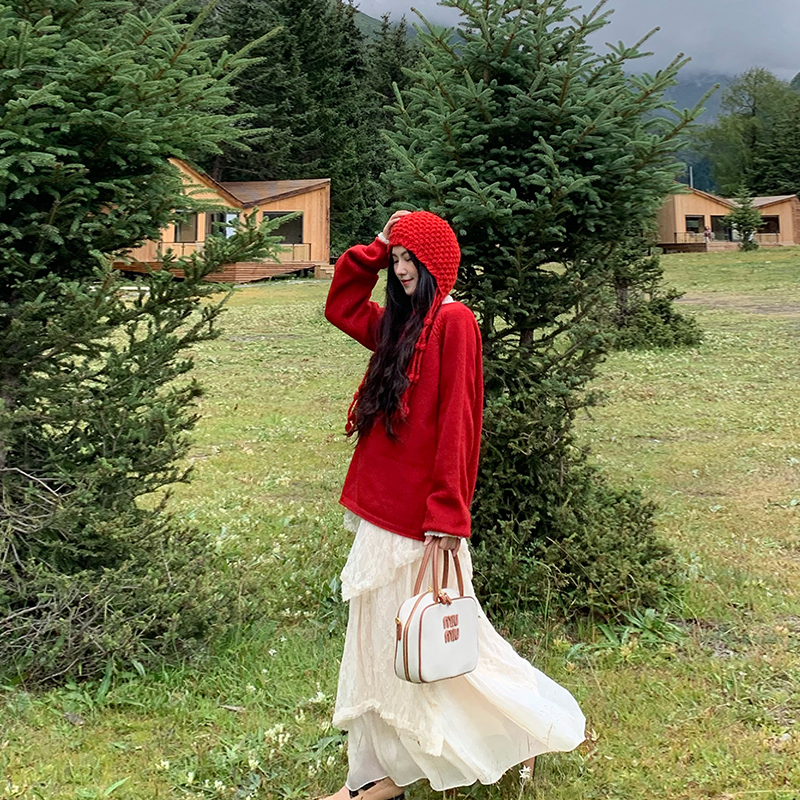 2025 New Retro Red Pullover Sweater for Women in Autumn and Winter, Loose and Relaxed with Rolled Edges, Thickened