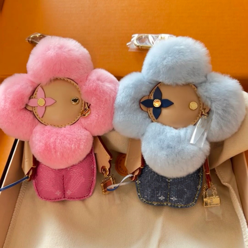 Retro Metal Texture Plush Keychain Pendant, Light Luxury Style Small Doll Bag Decoration Pendant Retro Metal Texture Plush Keychain Pendant, Light Luxury Style Small Doll Bag Decoration Pendant