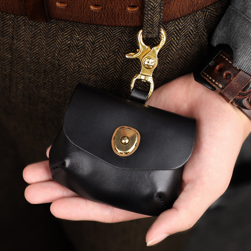 Handmade retro coin purse head layer cowhide male and female earphone data cable U disk storage bag waist hanging key coin bag
