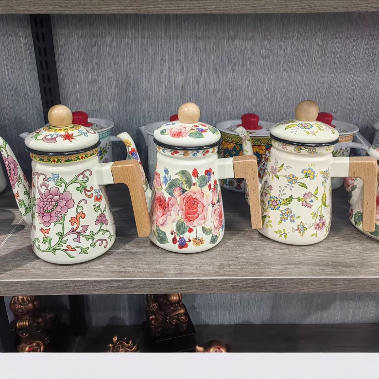Enamel Enamel Pot with Filter, Oil Pot, Coffee Pot, Water Kettle, Enamel Wine Pot, Suitable for Hot Pot and Induction Cooker, for Household Use