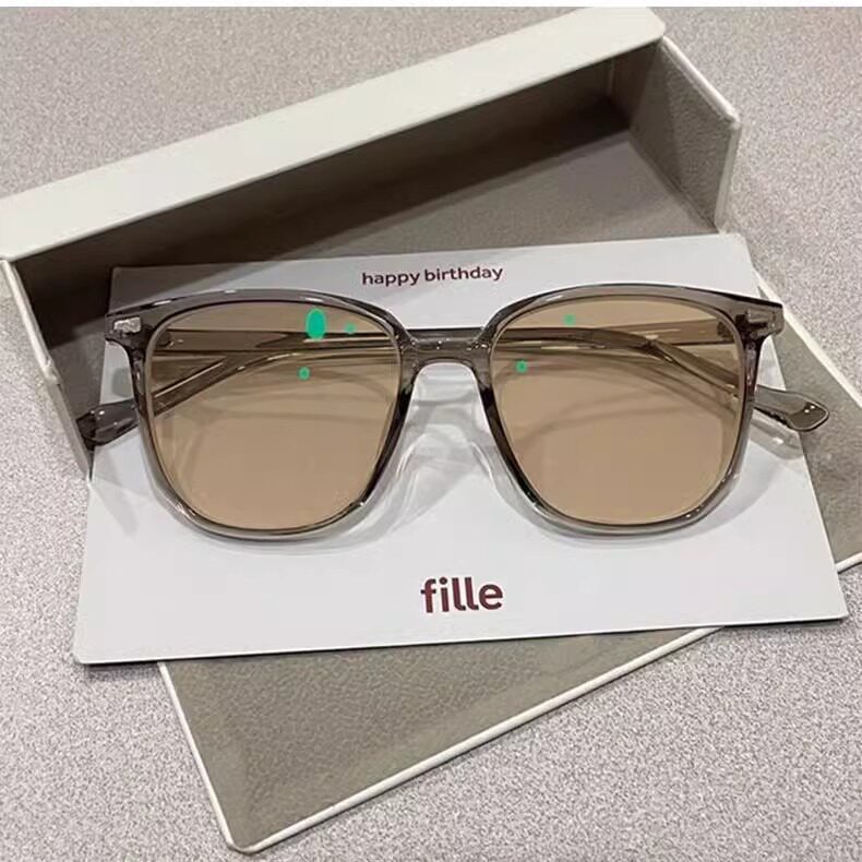 Brown Photochromic Prescription Glasses for Women, High-End Sunglasses That Can Be Fitted with Ultra-Light Prescription Lenses and Uv Protection Frames