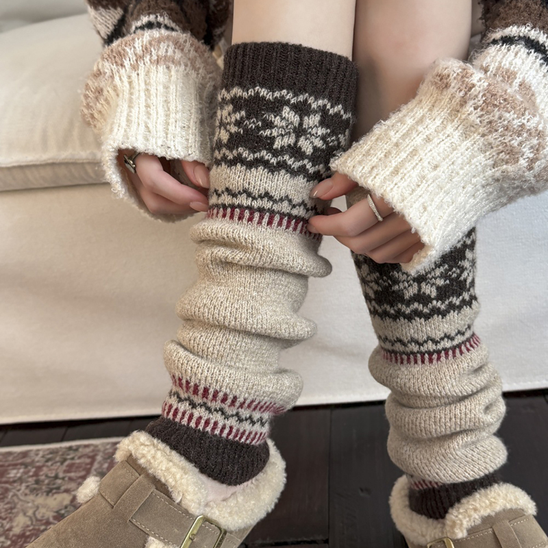 Coffee-Colored Fair Isle Sock Warmers for Autumn and Winter, Thickened and Warm, Knitted Mid-Calf Socks for Women, Suitable for Pairing with Snow Boots Coffee-Colored Fair Isle Sock Warmers for Autumn and Winter, Thickened and Warm, Knitted Mid-Calf Socks for Women, Suitable for Pairing with Snow Boots