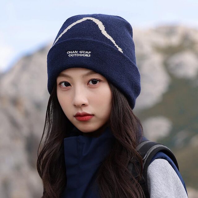 Mountaineering wool hat snow mountain hat women autumn and winter outdoor warm knitted ear protection cold hat sports ski pullover hat