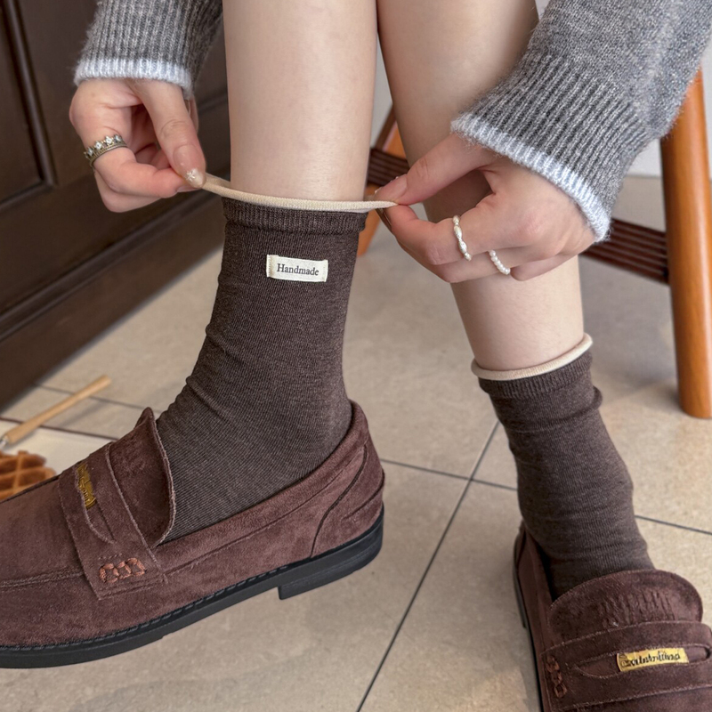 Brown Socks for Women 2026 New Popular Style Coffee-Colored Mid-Calf Socks with Color-Blocking Fabric Tags, Slouch Socks to Match with Small Leather Shoes Brown Socks for Women 2026 New Popular Style Coffee-Colored Mid-Calf Socks with Color-Blocking Fabric Tags, Slouch Socks to Match with Small Leather Shoes