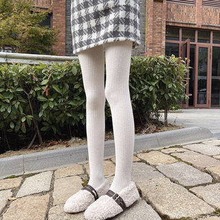 Осень и зима, белые колготки, вязаные вертикальные полосатые конопляные узоры, белые чулки, чистое желание, зима плюс бархатные утолщенные носки, чтобы выглядеть стройнее.