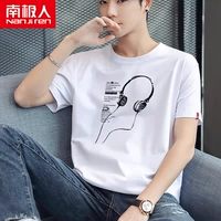 Белые наушники, короткий рукав