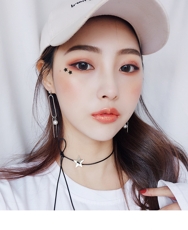 Bút kẻ mắt Qian Pan nữ lưới màu đỏ nâu lỏng người mới bắt đầu nước mắt cứng đầu keo mịn không thấm nước chống nhòe chống mồ hôi eyeliner merzy