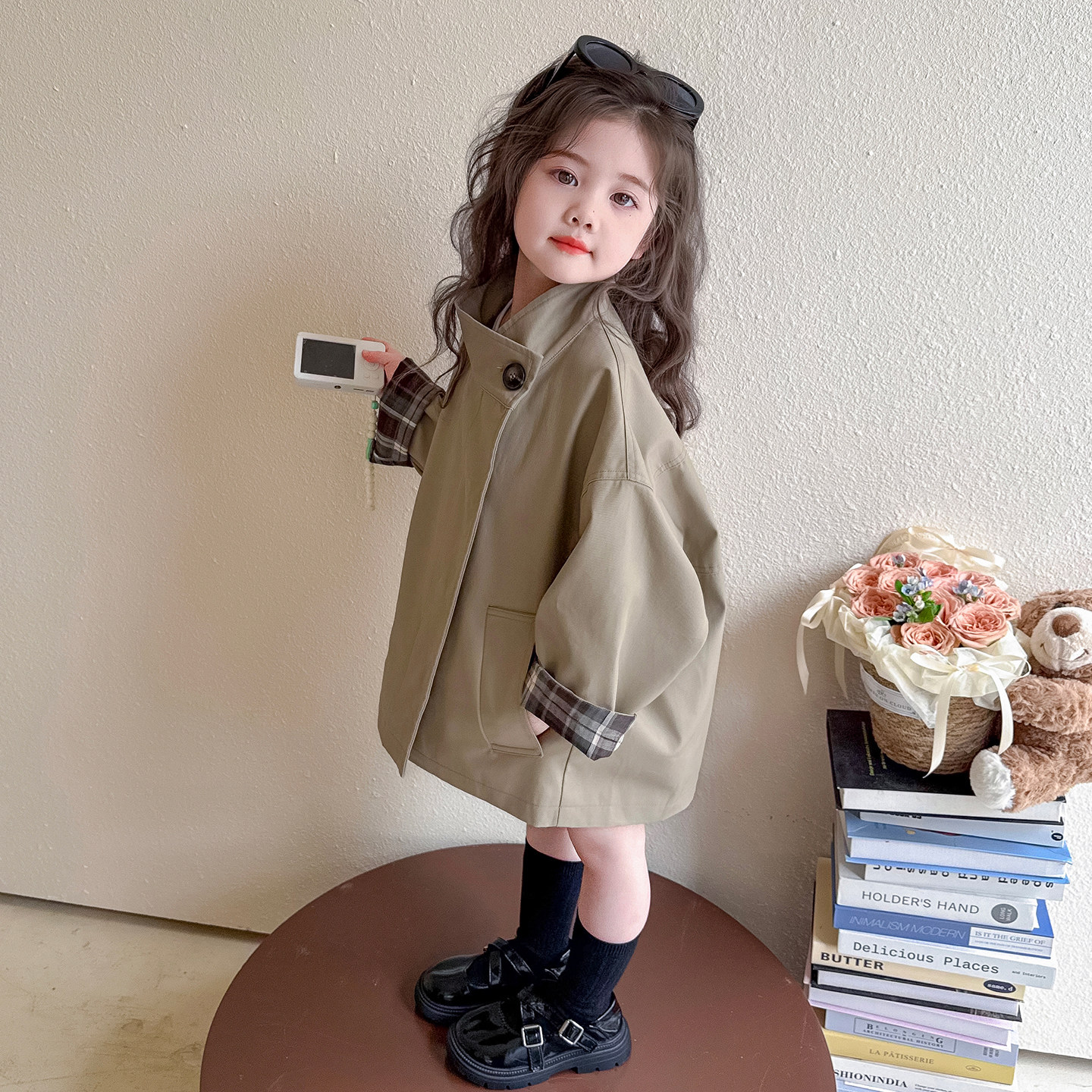 2025 new girls' autumn trench coat: korean style, chic mid-length  a  fashionable must-have that