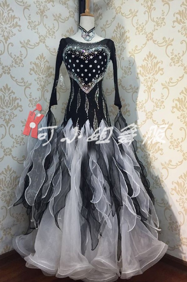 Lady's dance dress Morden dance dress rehearsal for performance dress standard Seawear stage suit national standard dance Grand skirt hem