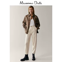 Светло-желтого