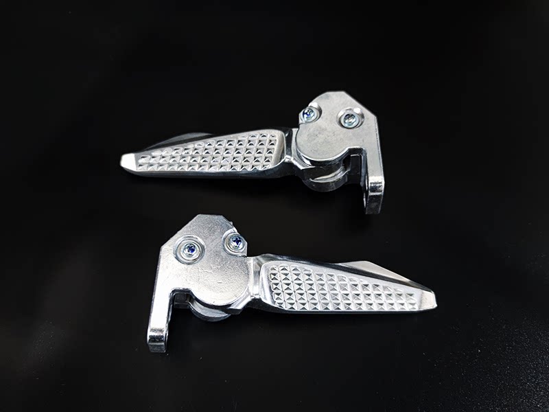 Applicable country Four-electric spray AFR125 rear footrest HJ125T-27 foot pedal pedal aluminium triangular bracket rear pedal