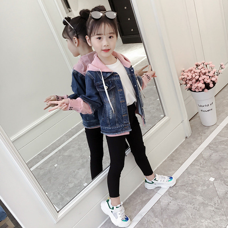 Girls' denim jacket 2022 new spring clothing Korean version of the girl's Western style net red fashionable children's spring and autumn top jacket