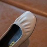 Девочки кожаные туфли 2024 весна и осень -новые девушки светлые сладкие туфли корейская булочка модные мягкие ноги суперзвезда молоко обувь