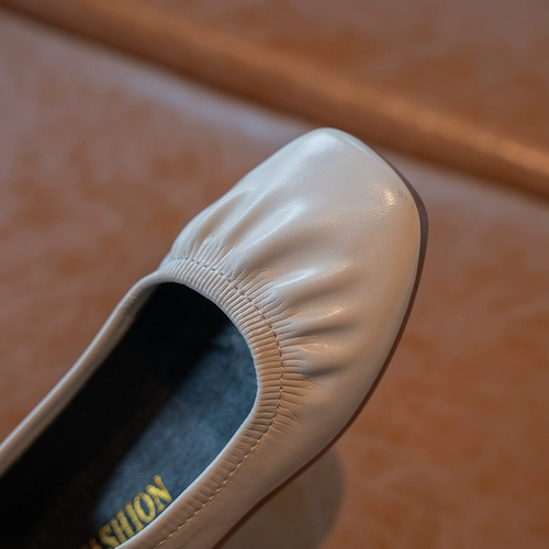 Девочки кожаные туфли 2024 весна и осень -новые девушки светлые сладкие туфли корейская булочка модные мягкие ноги суперзвезда молоко обувь