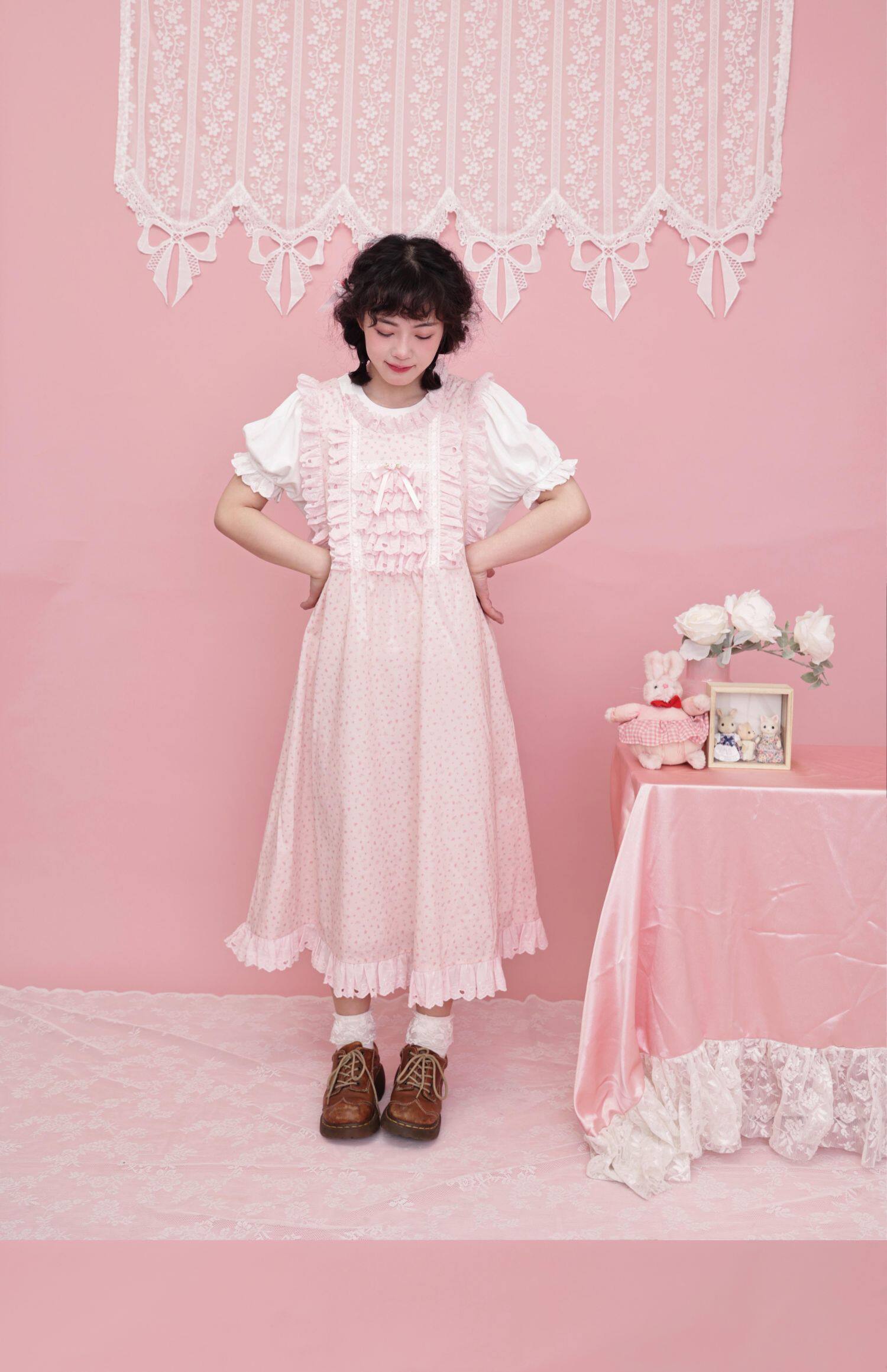 20%OFF】レトロガーリー 蝶レース刺繍ピンクキャミワンピース SEMEN