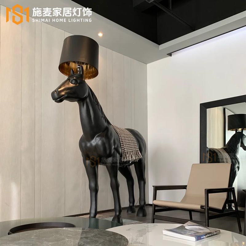Creative Large Horse Sculpture Floor Lamp Hotel Lobby Living Room Indoor Villa Design Light Luxury Ornaments Decoration