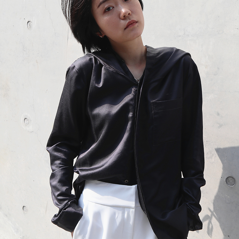 Sunscreen Silk Cotton Salt Ensemble Black Shirt Woman Retro Port Taste Easy Day Ensemble Design Sensation small Lazy Wind Long Sleeve Shirt