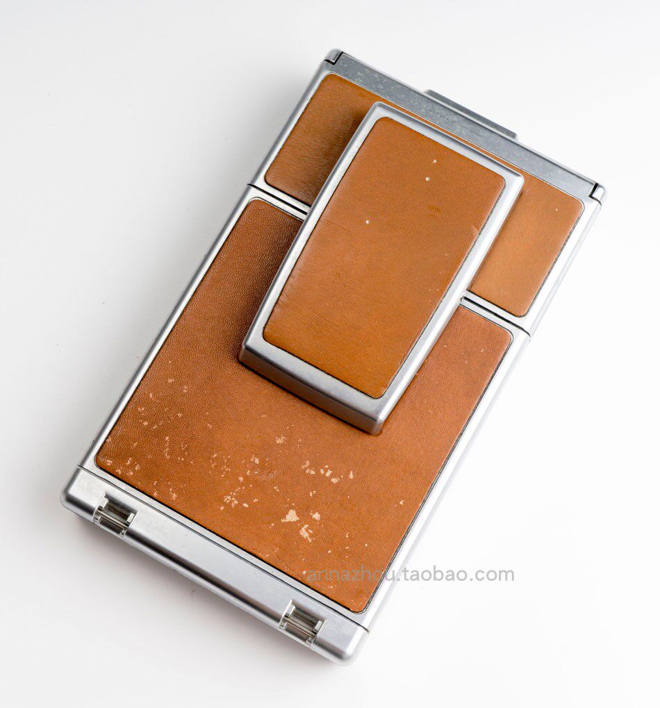 Polaroid Pauli comes in SX-70 The classic Alpha1 digital version features intact the color new day machine