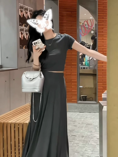 Популярные и красивые наряды поздней осени и ранней зимы, полный набор грушевидных платьев, подвергшихся воздействию талии, женская одежда, 2025 Новые длинные юбки