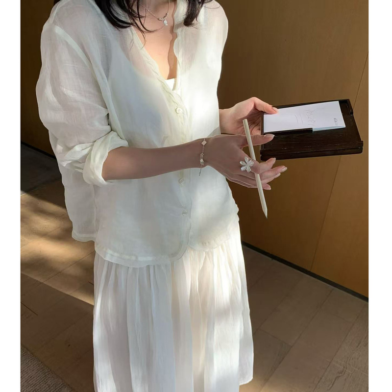 Posher Korean Style Gentle Lace V-Neck Linen Sun Protection Cardigan for Women, Slimming Thin Cardigan Jacket 6E326