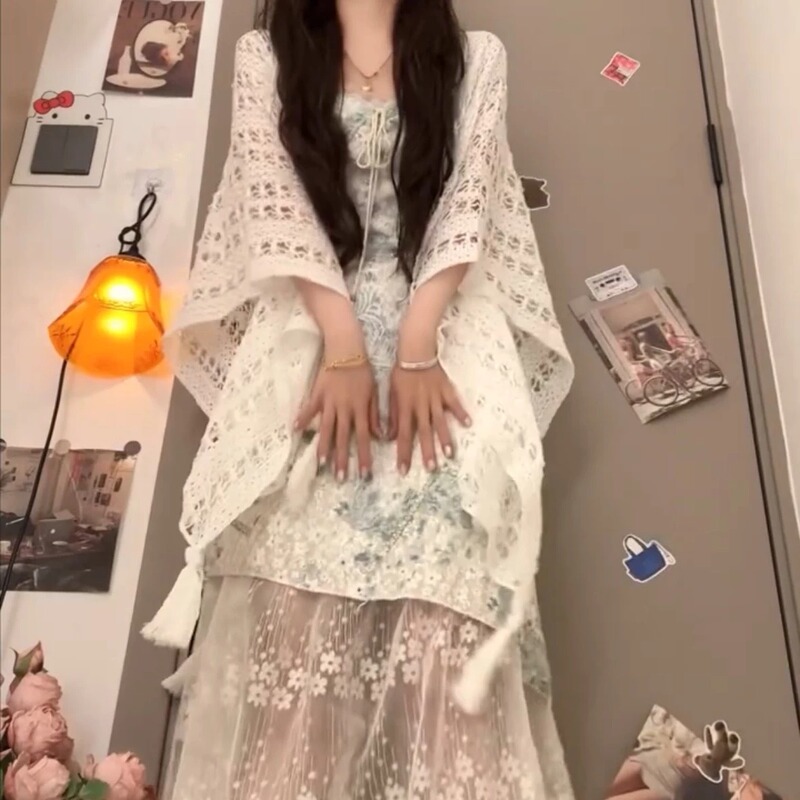 Forest-Style White Hollow-Out Knitted Shawl for Women, 2026 New Spring and Autumn Ethnic Style Photo Shoot Outerwear Cape Coat