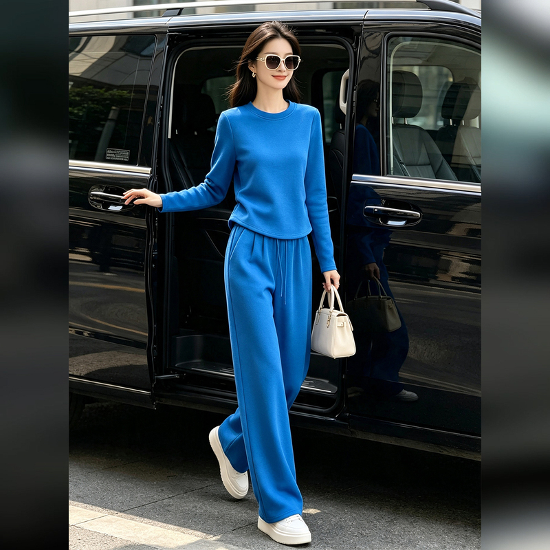 Klein Blue Casual Sports Suit for Women, New Autumn Style, Salt-Style, Light Mature, Trendy Long-Sleeve T-Shirt and Wide-Leg Pants Two-Piece Set Klein Blue Casual Sports Suit for Women, New Autumn Style, Salt-Style, Light Mature, Trendy Long-Sleeve T-Shirt and Wide-Leg Pants Two-Piece Set