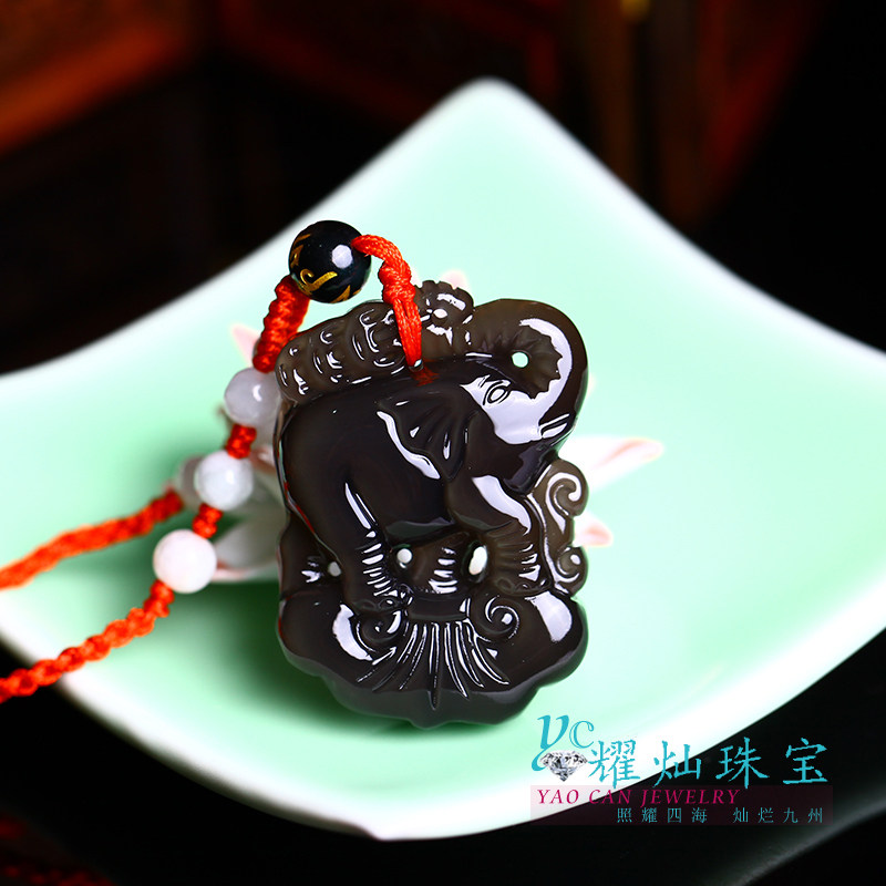 Dazzling bright ice-colored obsidian elephant pendant crystal jewelry pendant male and female gifts