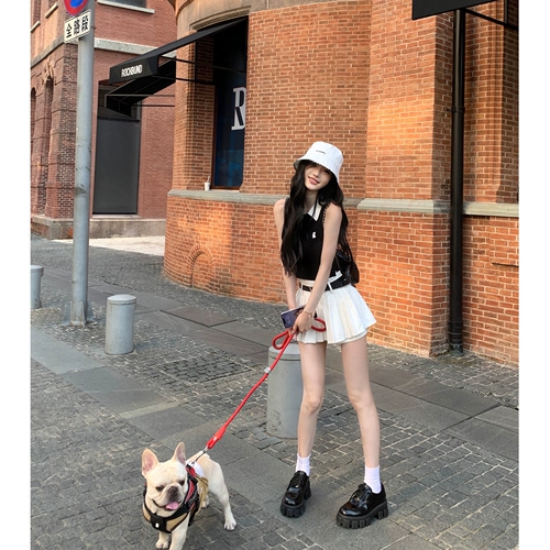 Дизайнерский летний трикотажный жилет, с вышивкой, тренд сезона, по фигуре, воротник поло